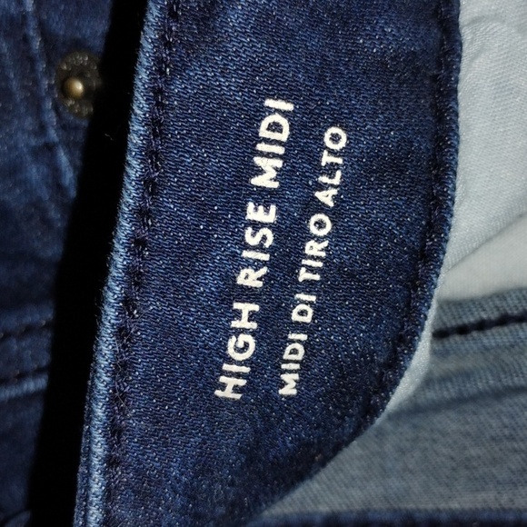 Universal Thread Shorts - Picture 2 of 4